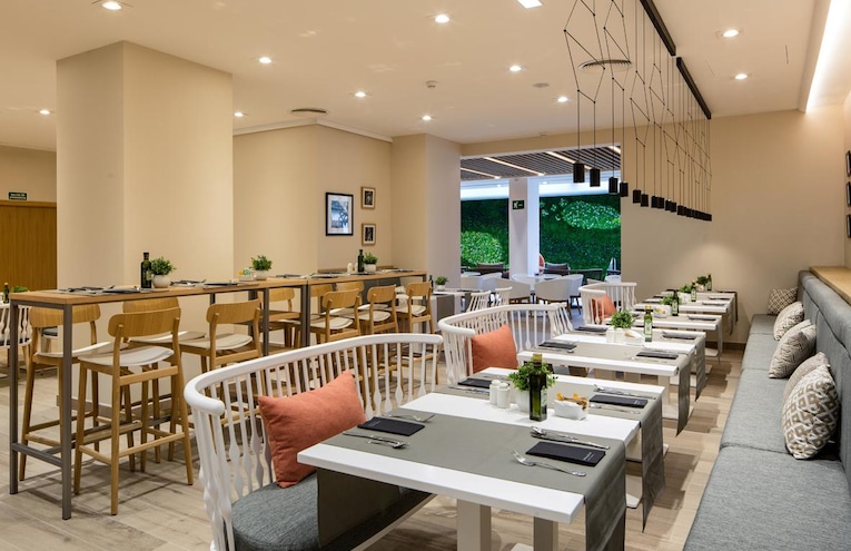Restaurants - 11