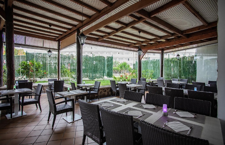 Restaurants - 11
