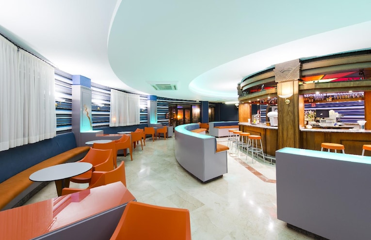 Restaurants - 8