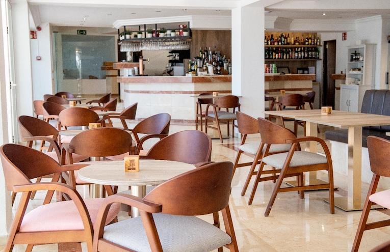Restaurants - 4