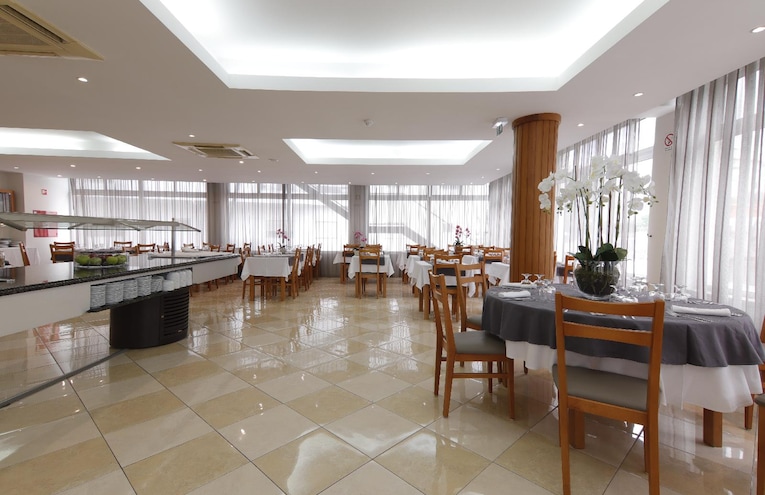 Restaurants - 11