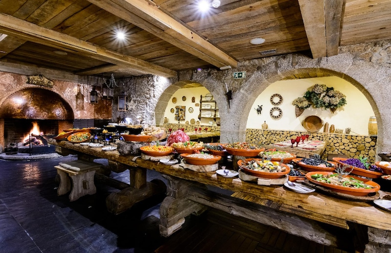 Restaurants - 8