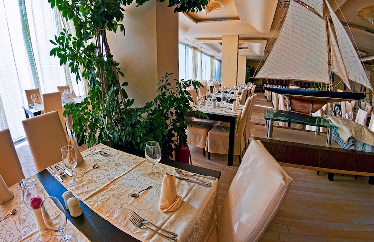 Restaurants - 3