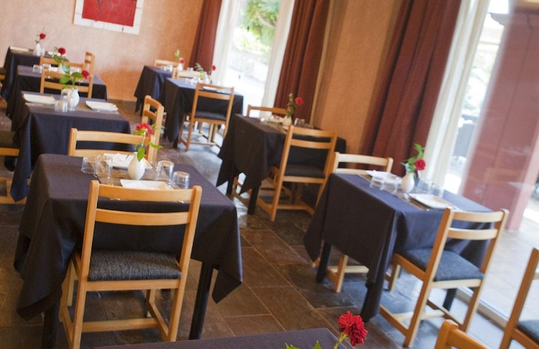 Restaurants - 4
