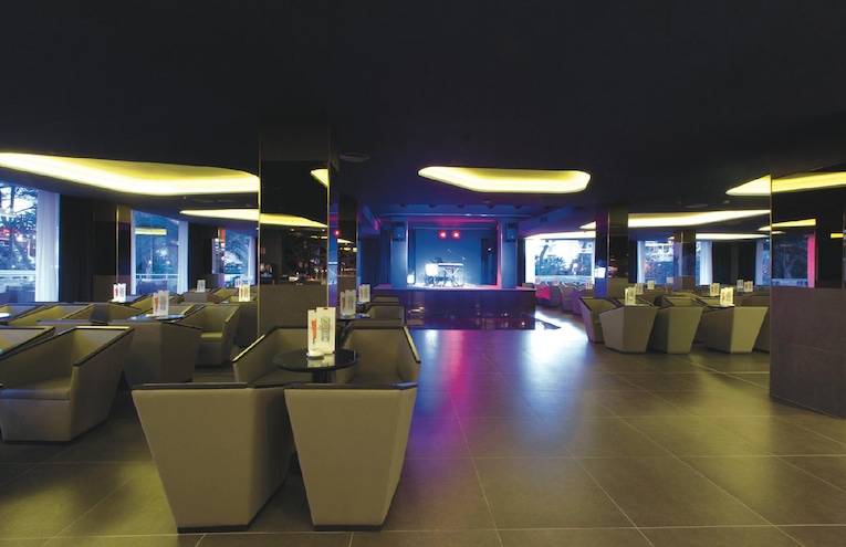 Restaurants - 7