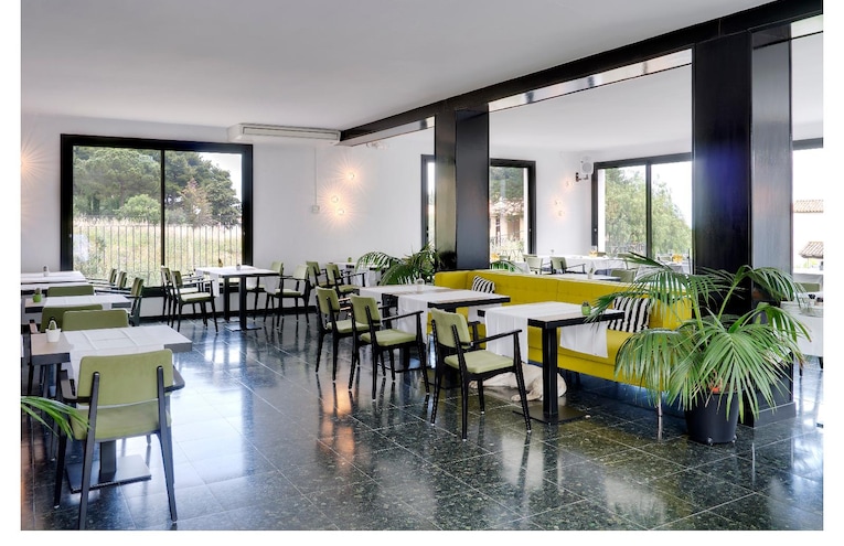 Restaurants - 10