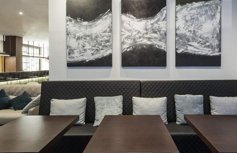 Restaurants - 8