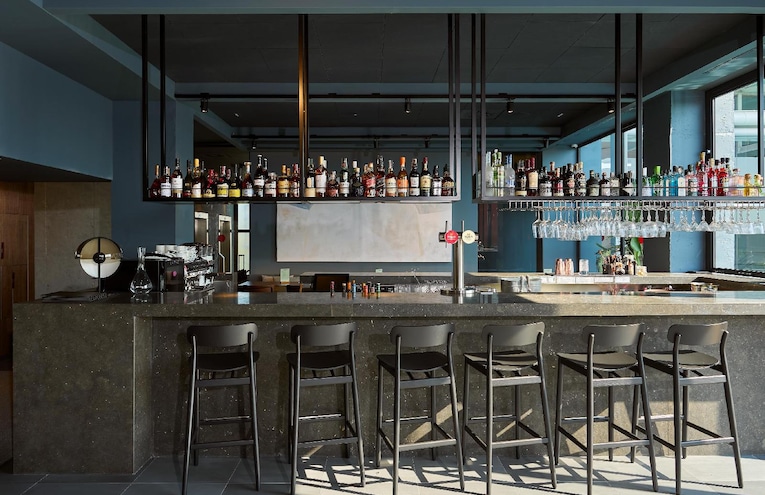 Restaurants - 16