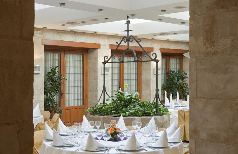 Restaurants - 7