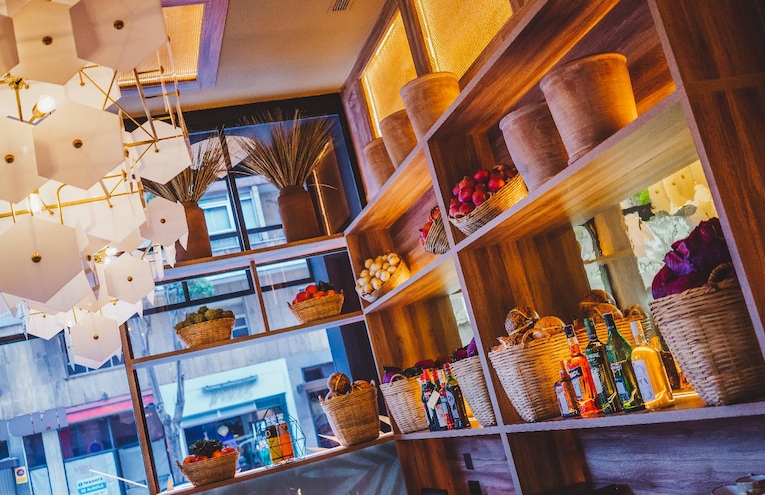 Restaurants - 18