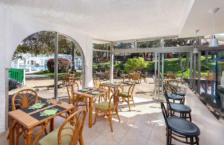 Restaurants - 6