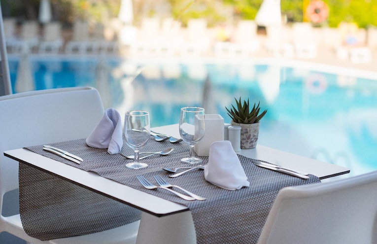 Restaurants - 8