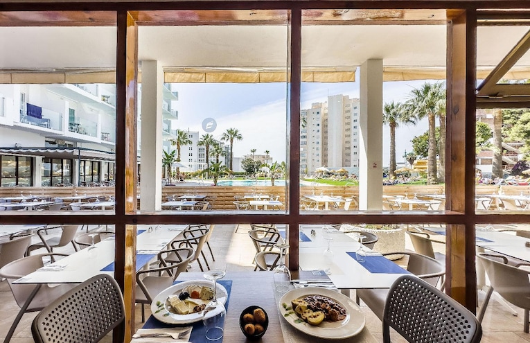 Restaurants - 4