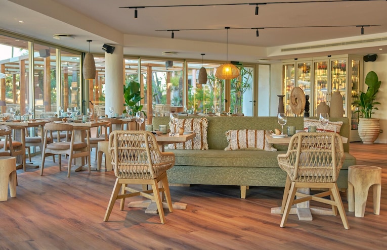 Restaurants - 10