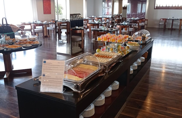 Restaurants - 4