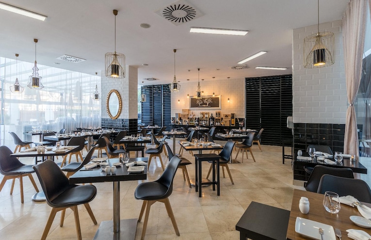 Restaurants - 13