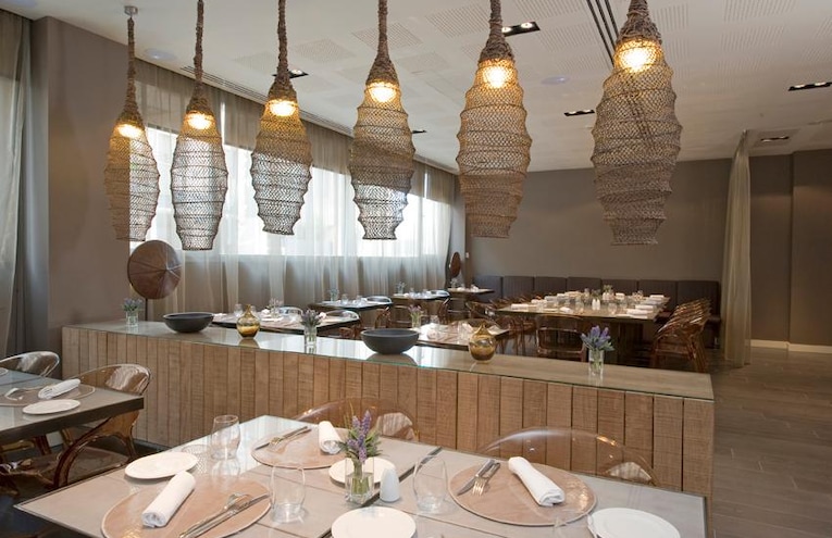 Restaurants - 8