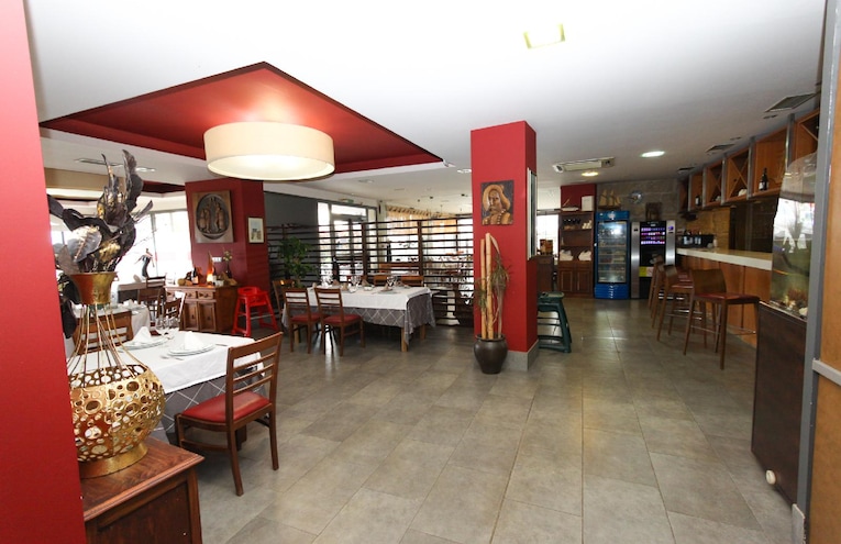 Restaurants - 8