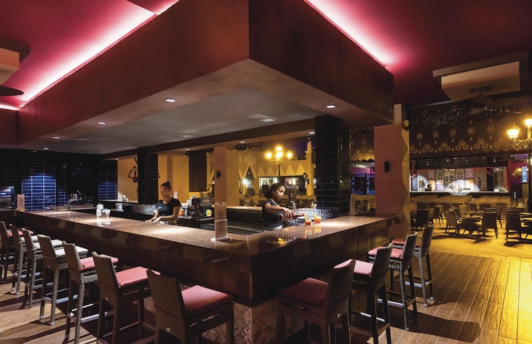 Restaurants - 7