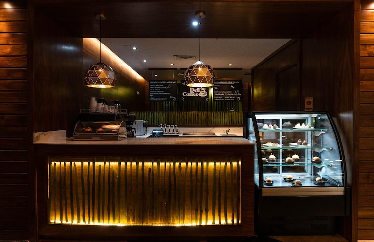 Restaurants - 8