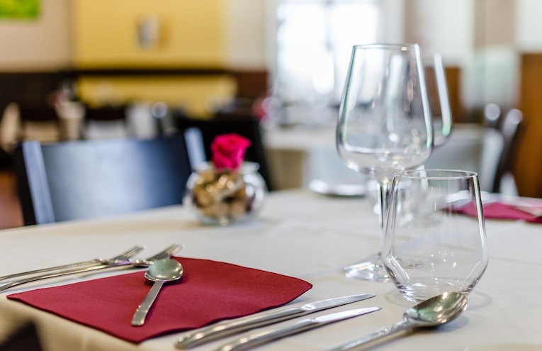 Restaurants - 6