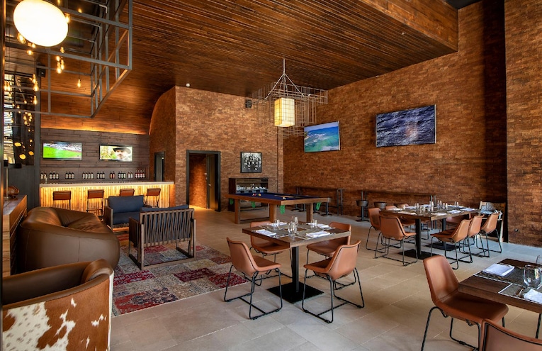Restaurants - 8