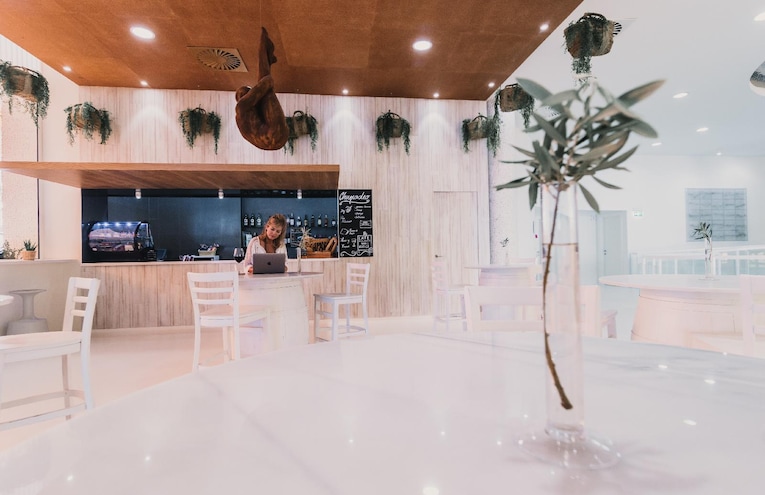 Restaurants - 9