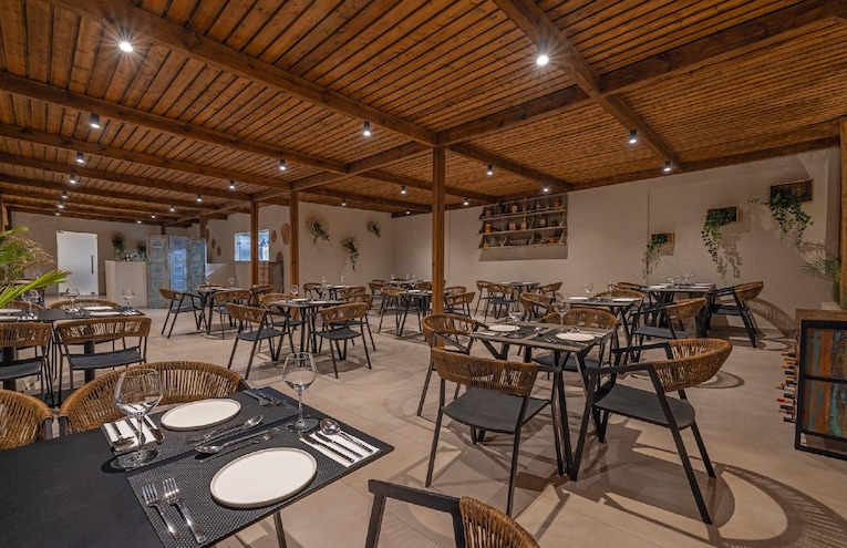 Restaurants - 10