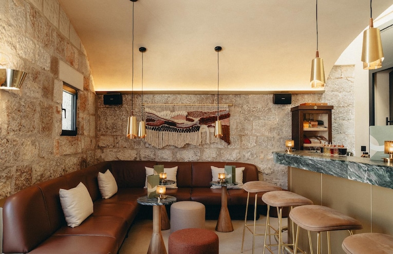 Restaurants - 13