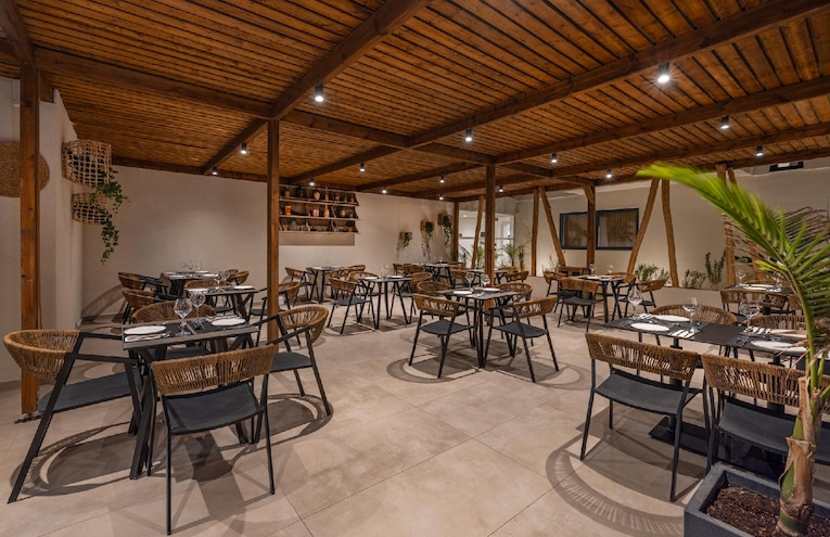 Restaurants - 11
